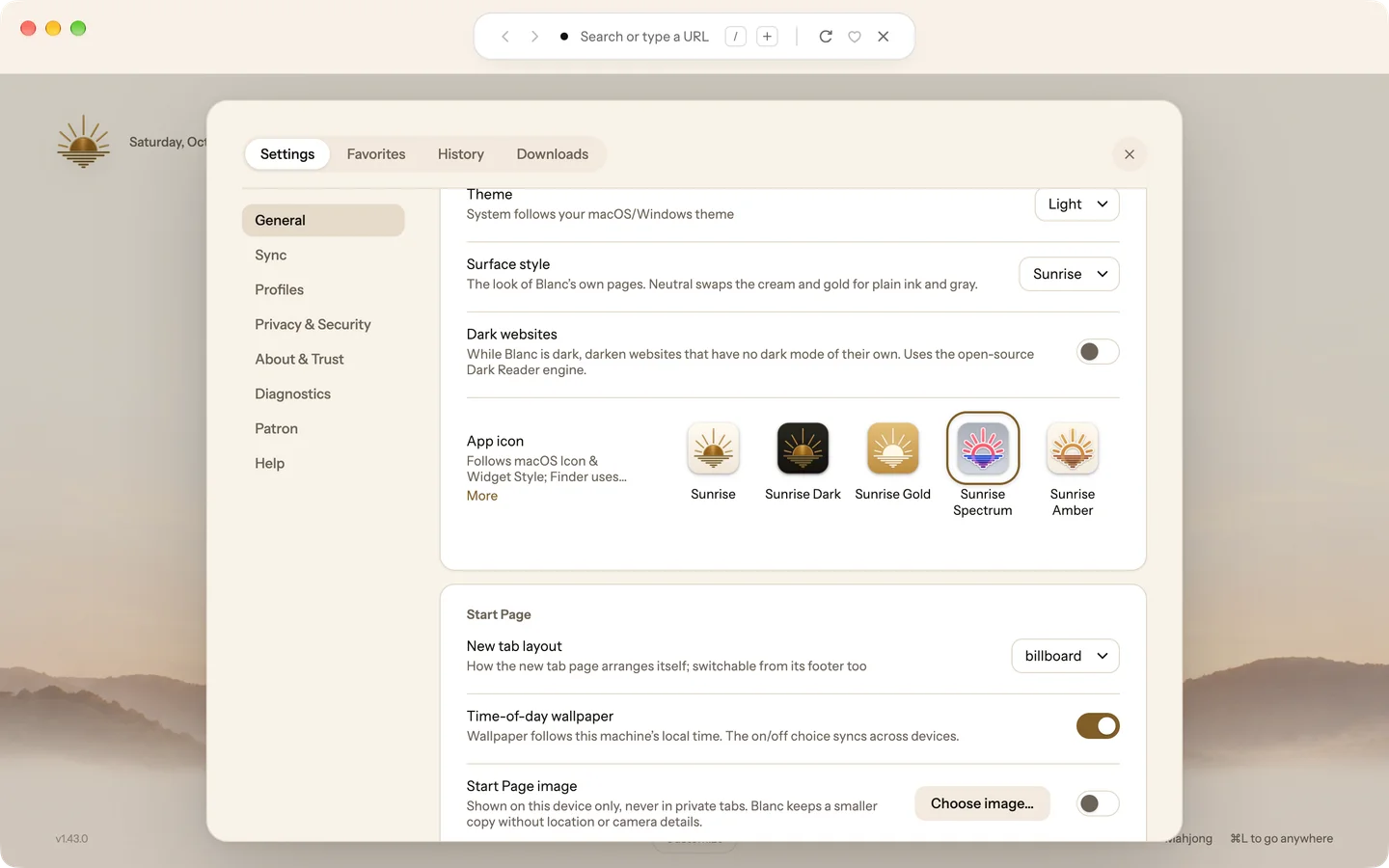 Blanc’s Settings sheet open on General. The App icon row shows five icons, Sunrise, Sunrise Dark, Sunrise Gold, Sunrise Spectrum and Sunrise Amber, with Sunrise Spectrum selected.